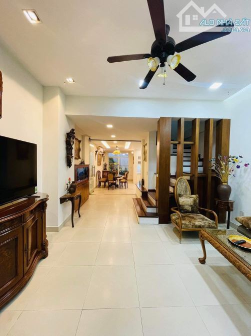 Nhà đẹp ngõ 12 Đào Tấn, Ba Đình Thông Ô TÔ 25 tỷ 91m 5T MT4,8m Sổ A4 XEM ngay