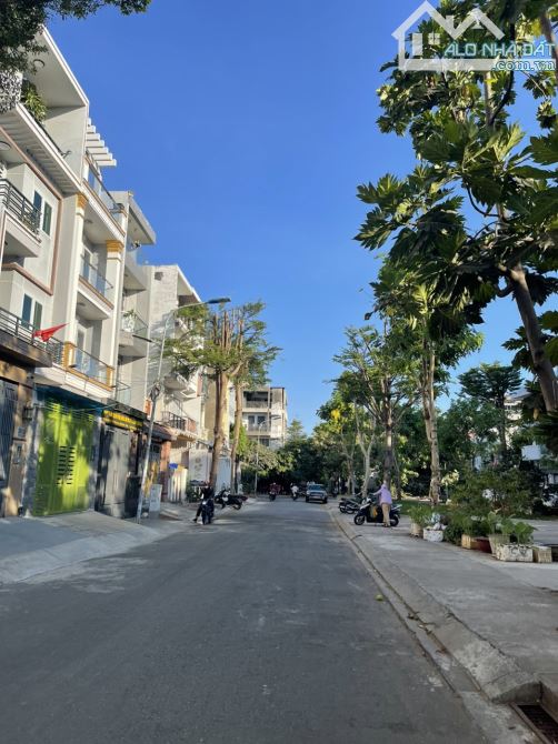 Bán Nhà 5 Tấm, 5x21m ( Sàn 310.1m2) Đường 12m Đặng Thùy Trâm - Đại Học Văn Lang Hoàn Công