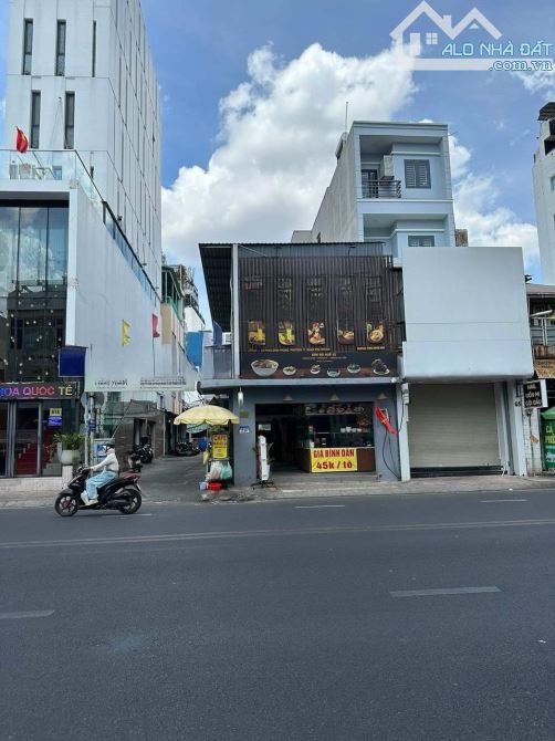SIÊU HIẾM - GÓC 2MT Phan Đình Phùng, Q.Phú Nhuận, 5m*22m, 2 tầng chỉ 50tr/th