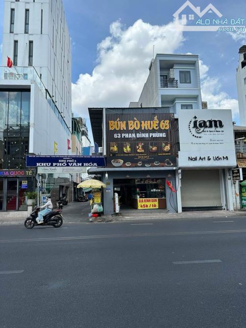 CHO THUÊ" Nhà Góc 2 Mặt Tiền. Ngang 5m, 2 Tầng. Đường Phan Đình Phùng, Quận Phú Nhuận.