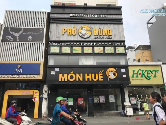 Bán nhà mặt phố Bà Triệu, Hai Bà Trưng. 158m2 x 3T x Mt 8,4 m. Ô tô KD xây toà Building.