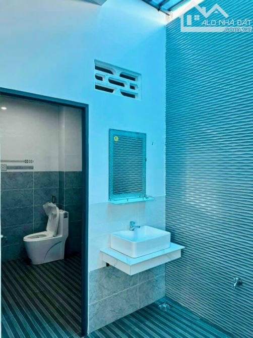 Bán Gấp Nhà mới gác lửng đổ đúc kiên cố, thổ cư 100% sổ riêng, sau chợ Thạnh Phú vào 800m - 1