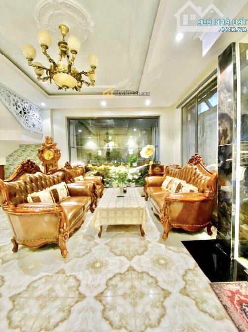 VILLA SÂN VƯỜN 214M2 ĐƯỜNG NHỰA NGÔ TẤT TỐ P8 ĐÀ LẠT GẦN THUNG LŨNG TÌNH YÊU  300M - 1