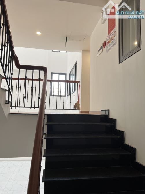 Bán nhà trọ cao cấp MT Đường số 8 Gò Vấp 10x32m đúc hầm 4 lầu ST (gần Thống Nhất) - 1