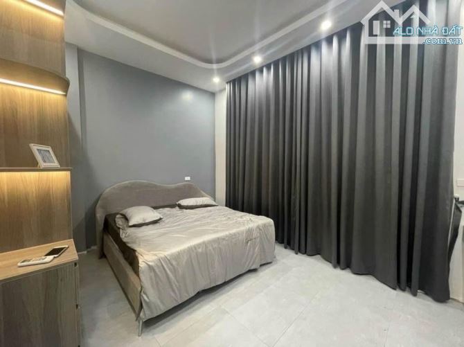 Bán nhà 5 tầng Ngõ 22 Tôn Thất Tùng đối diện Đại Học Y Dt 33m Giá 4,7 tỷ - 2