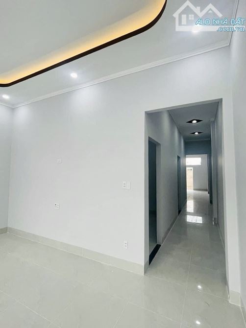 Bán nhà 200m2 SHR,THỔ CƯ 100% Siêu Đẹp Giá TỐT (P. TÂN PHONG) - 3