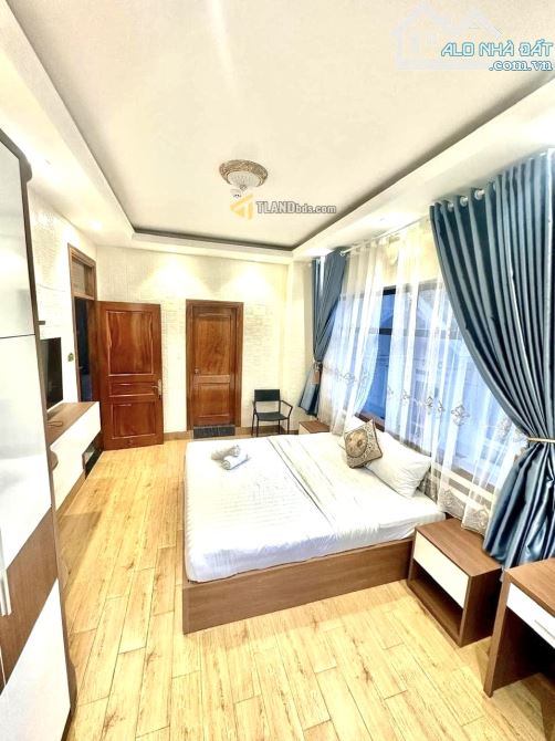 VILLA SÂN VƯỜN 214M2 ĐƯỜNG NHỰA NGÔ TẤT TỐ P8 ĐÀ LẠT GẦN THUNG LŨNG TÌNH YÊU  300M - 4
