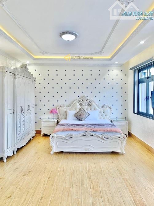 VILLA SÂN VƯỜN 214M2 ĐƯỜNG NHỰA NGÔ TẤT TỐ P8 ĐÀ LẠT GẦN THUNG LŨNG TÌNH YÊU  300M - 5
