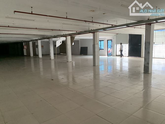 Cho thuê 650m2  kho xưởng  tại phố Vạn Phúc, Hà Đông.