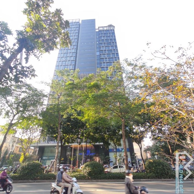 Cho thuê văn phòng logistics, tài chính tòa Vinaconex Tower, Láng Hạ, Đống Đa, 120m2,