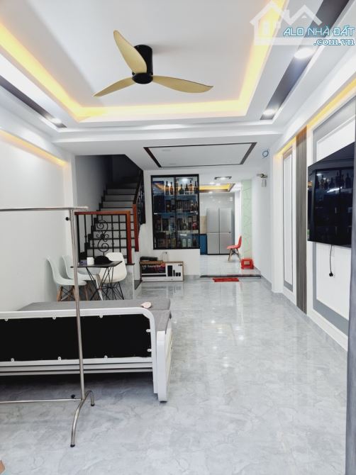 Bán nhà đường Hòa Hảo, Quận 10  48m2 HXH  5T gần MT nhỉnh 7 tỷ.
