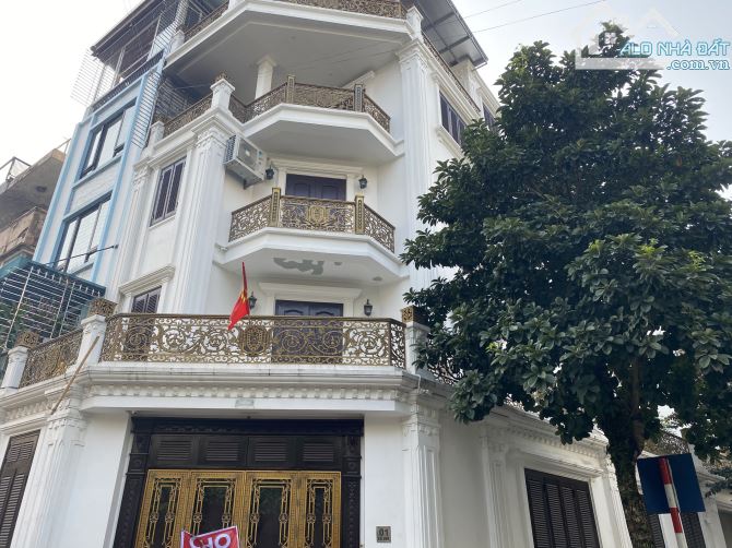 Cho thuê biệt thự 5 tầng đẹp khu đô thị Văn Phú lô góc 2 mặt tiền rộng tới 25m, DT 160m2, - 1