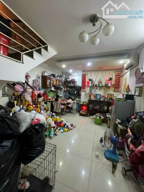Bán nhà Lê Quang Định nhà 30m2 nhà trệt 2 lầu 3 PN giá 4.5 tỷ - 1