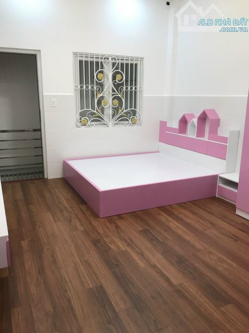 Ngộp Bank Bán Gấp Nhà HXH 8m Nguyễn Trãi, P.3 , (Dt: 4X19m) 5 tầng + NTCC - 1