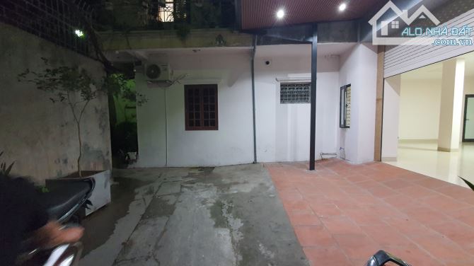 Bán Biệt thự view hồ đường trước nhà 2 ôtô tránh - 2