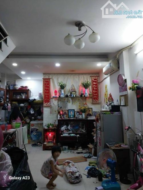 Bán nhà Lê Quang Định nhà 30m2 nhà trệt 2 lầu 3 PN giá 4.5 tỷ - 2