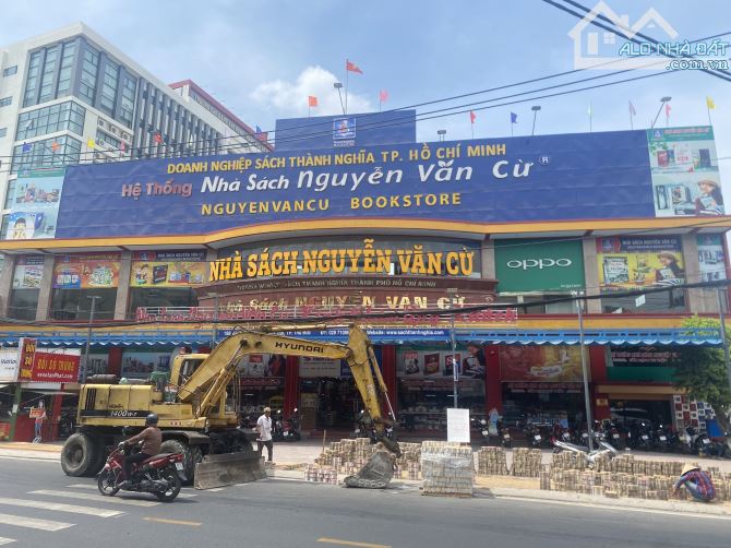 ĐẲNG CẤP! Bán Nhà Sách Nguyễn Văn Cừ : 40m*30m = 1112m2. Góc 2MT Số 188 Võ Văn Ngân - TĐ - 2