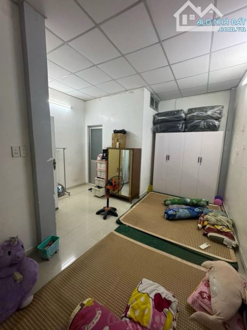 Bán nhà Lê Quang Định nhà 30m2 nhà trệt 2 lầu 3 PN giá 4.5 tỷ - 4