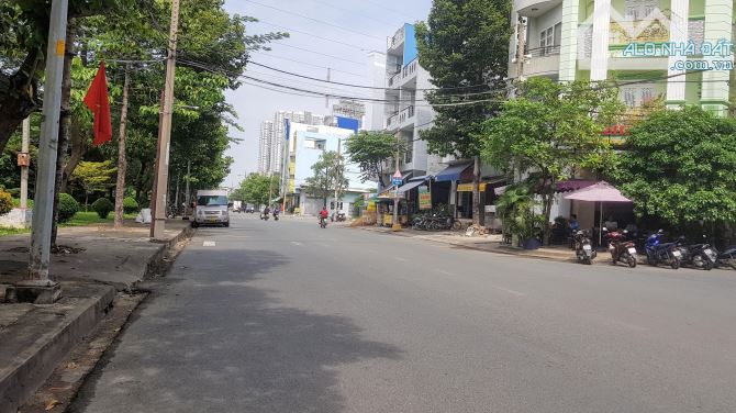 Khu dân cư Bình Phú 2, p.10 quận 6: 4x10m, 2 lầu - 3