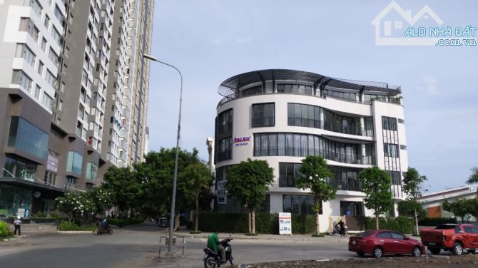 Mặt tiền kinh doanh Trần Hưng Đạo Q.5 ngang gần 10m - 5 tầng - HĐT 3 tỷ/n - giá 76 tỷ