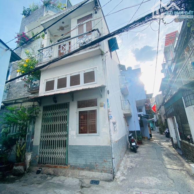 Bán căn nhà nhỏ đường Tân kỳ Tân quý Tân Phú gần Trường Chinh