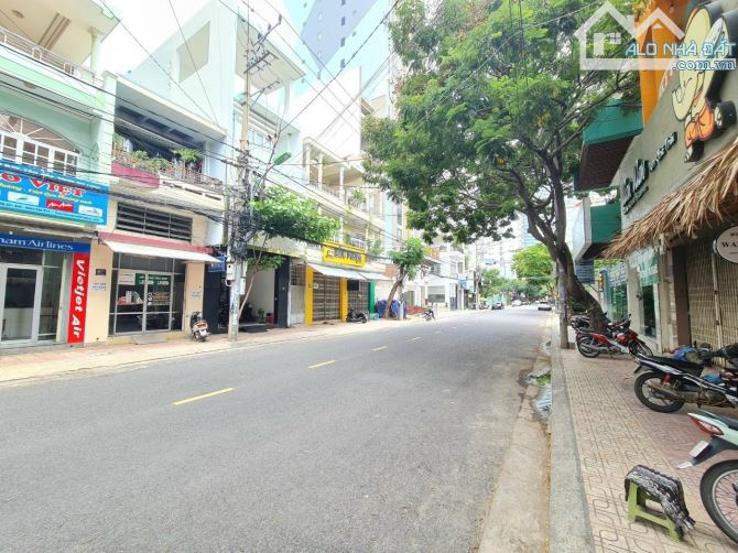 Bán rẻ nhà đẹp mặt tiền đường Hồng Bàng,Tân Lập,Nha trang giá chỉ 19 tỉ
