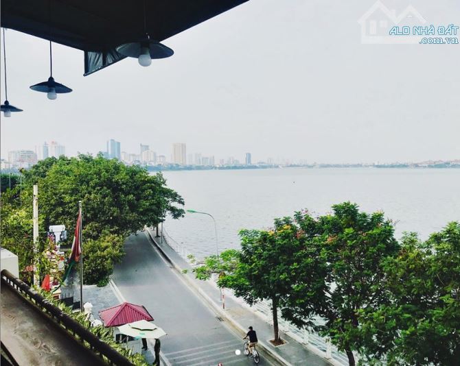 Bán nhà mặt phố Trích sài, view Hồ Tây, lô góc150M giá 61 tỷ siêu đẹp