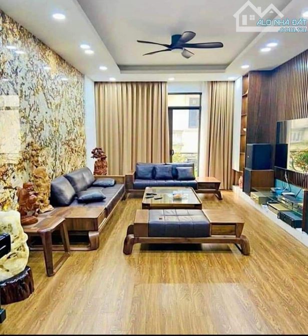 Bán nhà 5 tầng Dt 38m Mt 4m khu phân lô Quân Đội Hoàng Văn Thái Giá 7,8 tỷ - 1