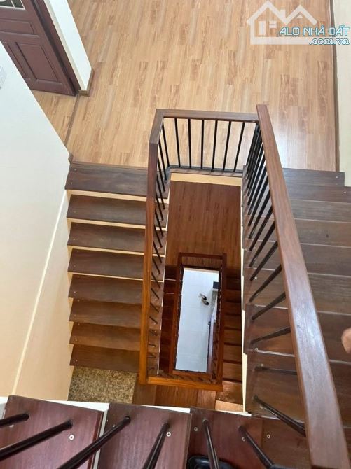 Bán nhà 5 tầng Dt 38m Mt 4m khu phân lô Quân Đội Hoàng Văn Thái Giá 7,8 tỷ - 2