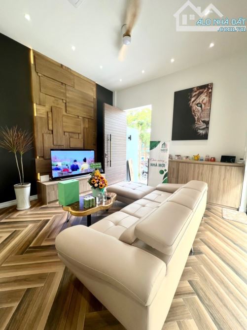 Bán nhà đường Lê Văn Lương, nội thất nhìn là mê, thiết kế độc lạ - 2