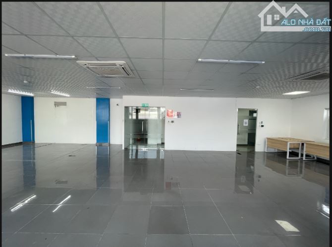 Văn phòng 140m2, MT Nguyễn Đình Chính, P.11, Quận Phú Nhuận - 3