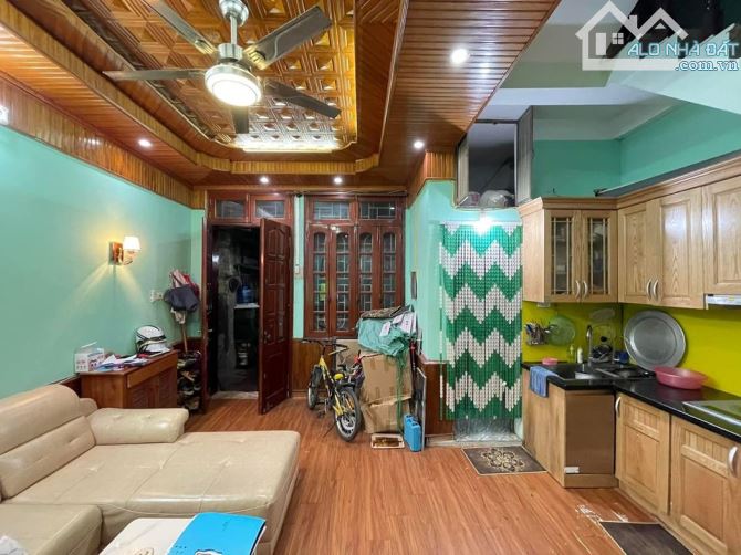 Bán nhà phân Lô Ô tô đỗ cửa phố Tôn Thất Tùng Dt 31m Mt 4m Giá 5,2 tỷ - 3