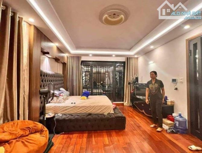 Bán nhà 5 tầng Dt 38m Mt 4m khu phân lô Quân Đội Hoàng Văn Thái Giá 7,8 tỷ - 4