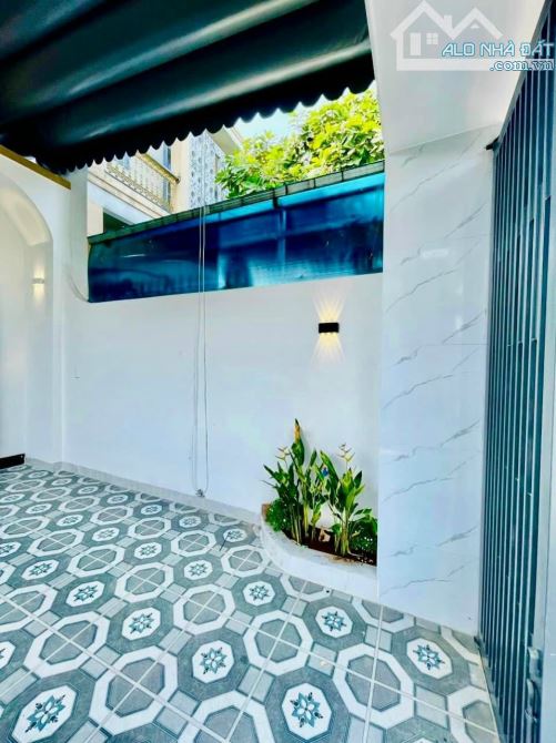 Bán gấp nhà gác lửng mới mặt tiền đường Phi Trường ngã 3 Bình Ý, thổ cư 100% sổ riêng sẵn - 1