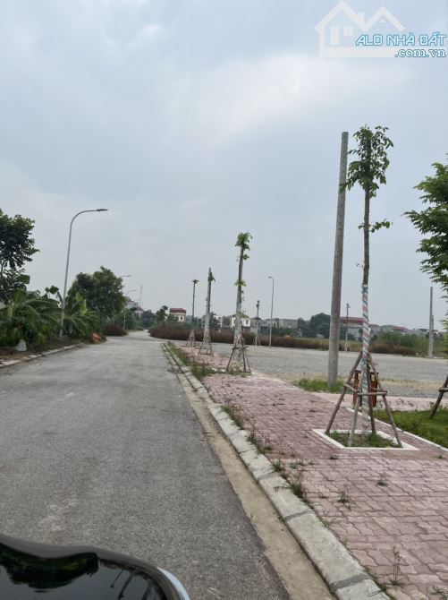 Bán đất giãn dân Kim Đôi. Kim Chân. Dt 241m2. Mt 15m. ĐN. Giá 4,5 tỷ - 1