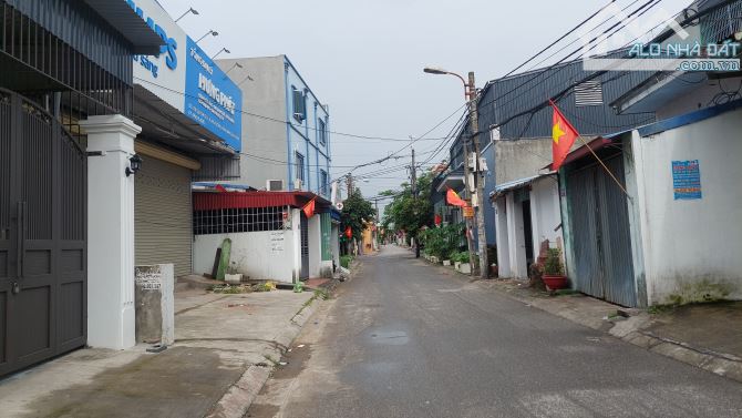 Chỉ 23tr/m2 mặt đường ngay ngã tư kinh doanh buôn bán tại Quỳnh Cư ,Hùng Vương. Lh - 4