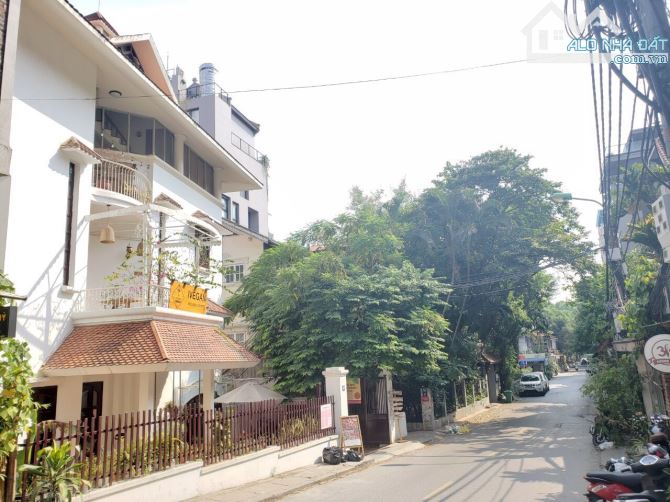 Bán nhà mặt phố Tô Ngọc Vân-Phường Quảng An-Tây Hồ-Hà Nội 200m2x3T, MT 14.6m, giá 71 tỷ