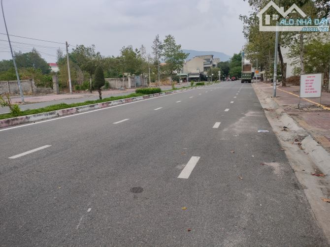 Mặt tiền lê duẩn - phú mỹ, 13,2*22*240tc - 2
