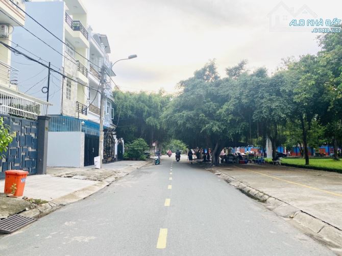 20 tỷ giảm còn 18.5 tỷ. 10x20m. Khu 10 Mẩu Bình Trưng Đông. đối diện Công Viên. cực phẩm - 3