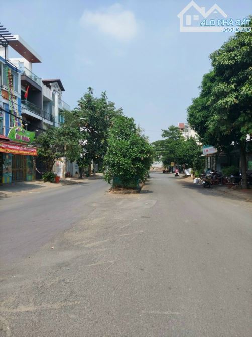 20 tỷ giảm còn 18.5 tỷ. 10x20m. Khu 10 Mẩu Bình Trưng Đông. đối diện Công Viên. cực phẩm - 4