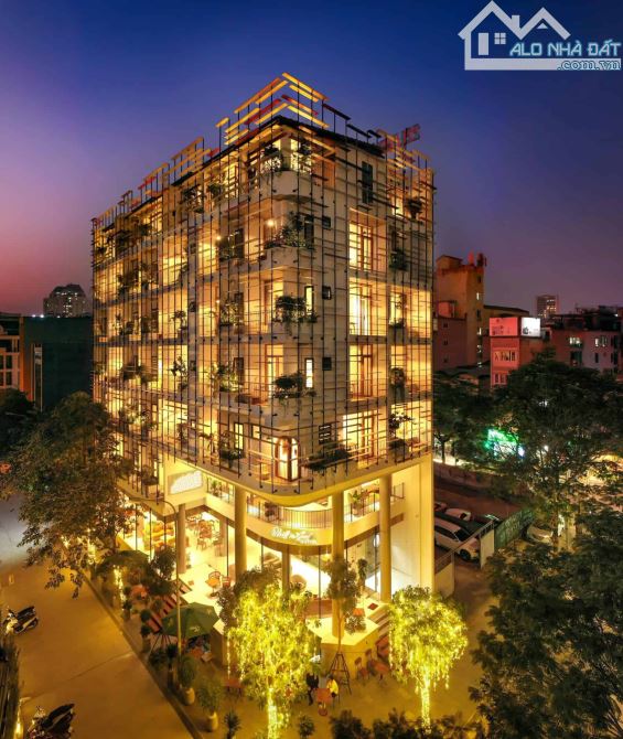 Chủ định cư Úc, nên gửi bán tòa Luxury Apartment mặt phố Tây Hồ 246m, 10 tầng