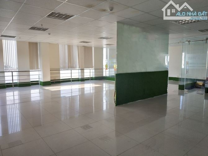 Văn phòng nguyên sàn 300m2 khu vực sầm uất trung tâm Q. Hải Châu- Mizuland