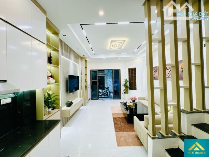 Bán nhà 37m2, 4 tầng, ngõ rộng, thông thoáng, Lê Thanh Nghị, Hai Bà Trưng, chỉ hơn 6 tỷ