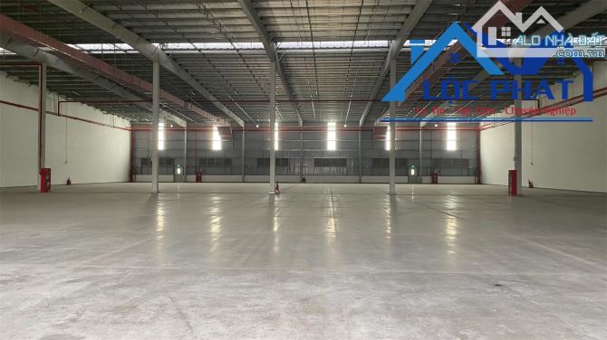 Cho thuê xưởng 2400m2 full SKC, KCN Hố Nai 3, Trảng Bom, Đồng Nai - 2