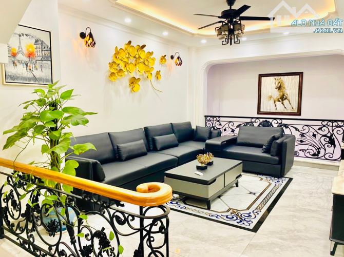 Ngộp bank giảm từ 17,7 tỷ còn 15 tỷ! Bán nhà đường Út Tịch, P.4, TB 5x19m 3 lầu mới - 2