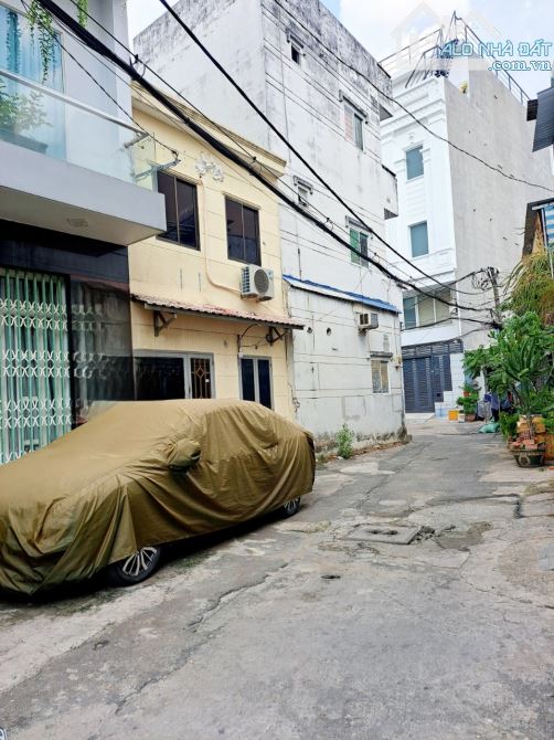 BÁN NHÀ TÂN PHÚ .HẺM Ô TÔ - 3 TẦNG . DT 50M2 .GIÁ CHỈ 4 TỶ - 2