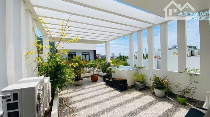 Bán nhà 3 tầng hẻm Nguyễn Chích, Vĩnh Hoà, Nha Trang. Dt:56m2.Hướng đông. Giá:3,350 tỷ - 4