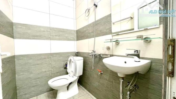 Bán nhà 50m2 ngõ ô tô tránh ở Giáp Bát, nội thất cao cấp, 2 mặt thoáng - 5