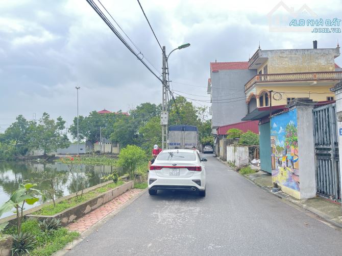 Bán siêu phẩm 43m2 mặt hồ điều hoà Phú Thị Gia Lâm , đường ô tô tránh
