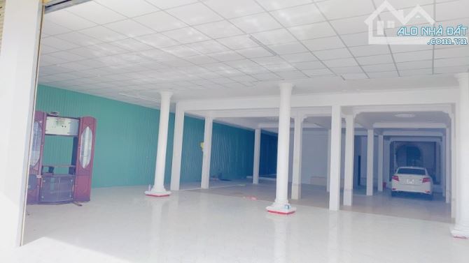 Cho thuê nhà 800 m2 mặt tiền Phạm Hùng 45 triệu